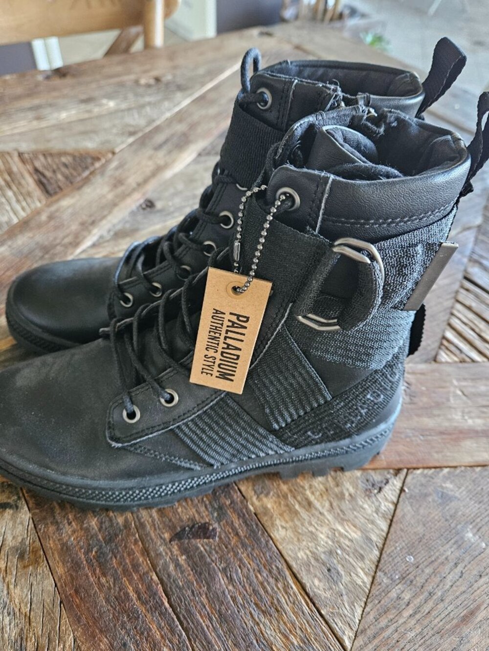 Palladium leather boots brand new with tags youth kids size 5.5 unisex neverworn